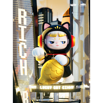 Cimmy's first 150% Resin Figurine - Fortune Cat